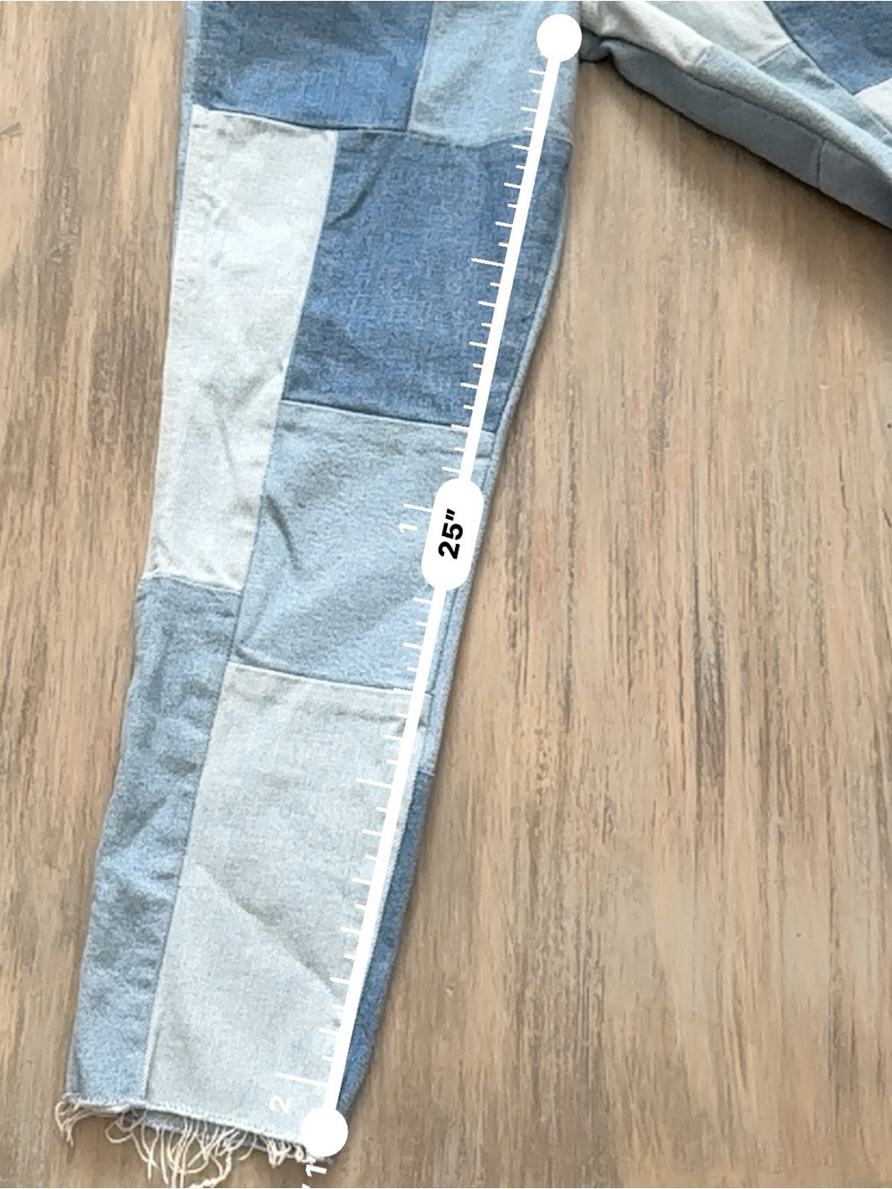 Hollister Women’s Patchwork Two-Tone High Rise Mom Jeans - Picture 9 of 9